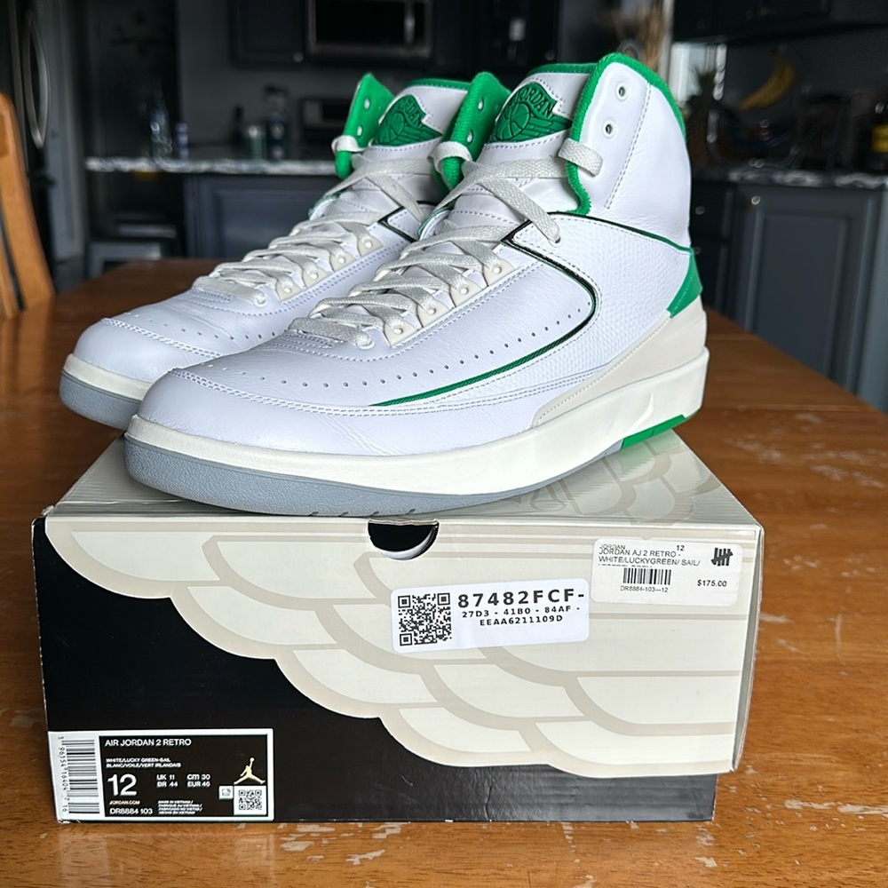 Air Jordan 2 Basketball shoes.